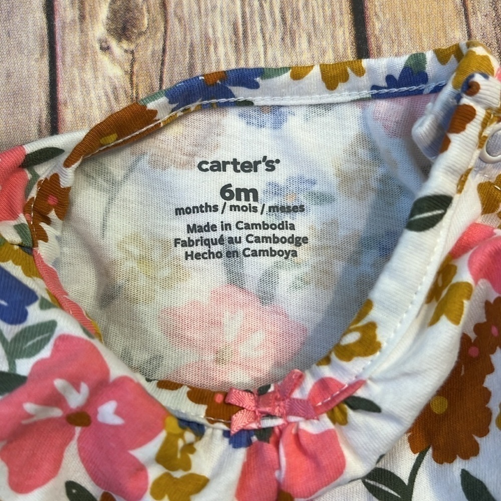 Baby girls Carter’s floral outfit with jeans - Picture 9 of 9